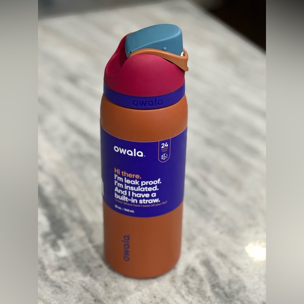 Owala FreeSip 32oz in Amber Glow. Limited Edition.